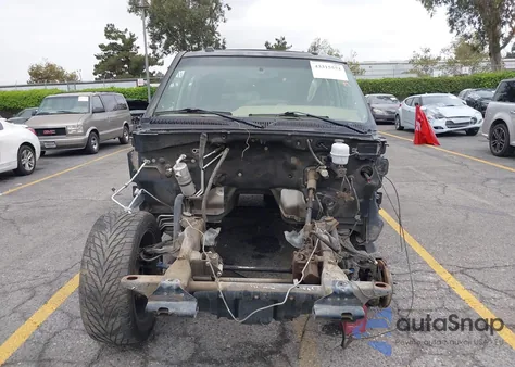 2005 Chevrolet Tahoe Lt from USA, damaged, VIN 1GNEC13T85R100074
